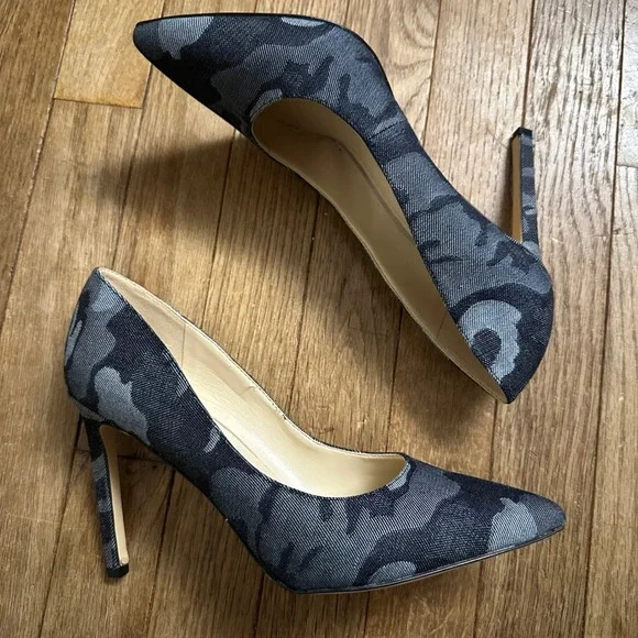 Nine West Pointed Toe Heels Gray Blue Camo Fabric Pumps Women's Size 8 - Picture 3 of 11